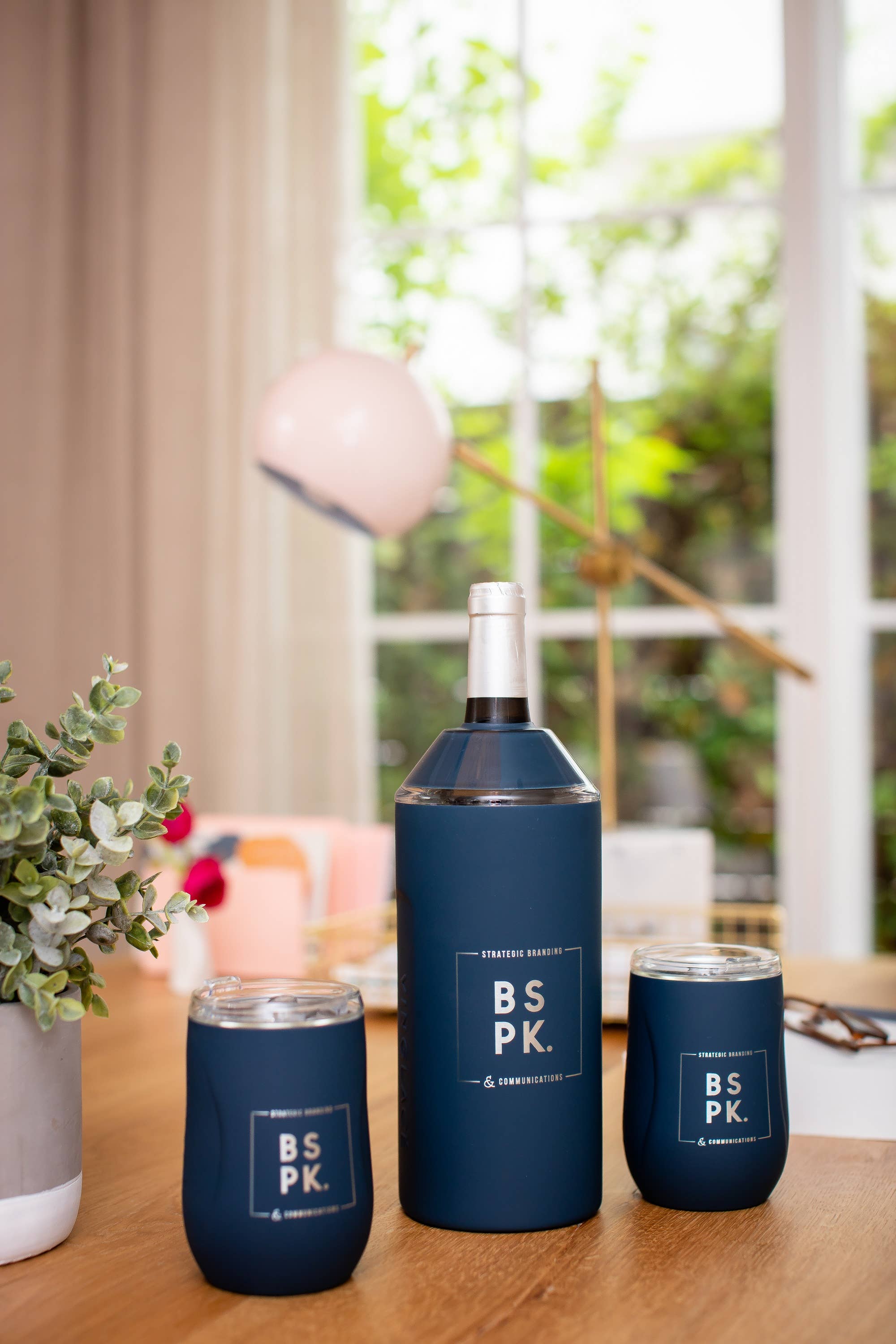 Vin Glace’ Wine Gift Sets with Glass Lined Wine Glasses