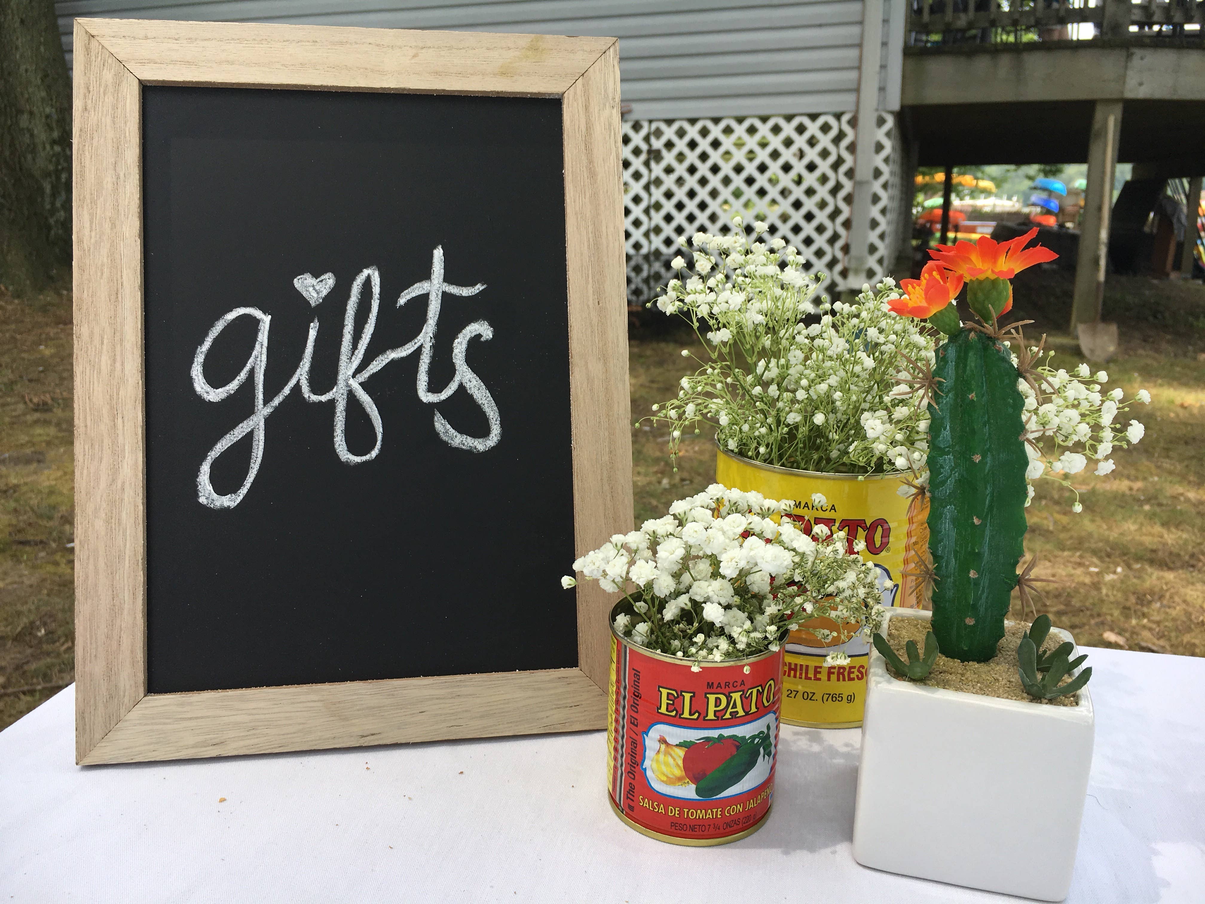 Fiesta Decorations. Centerpieces, Flower Vases Table Setting