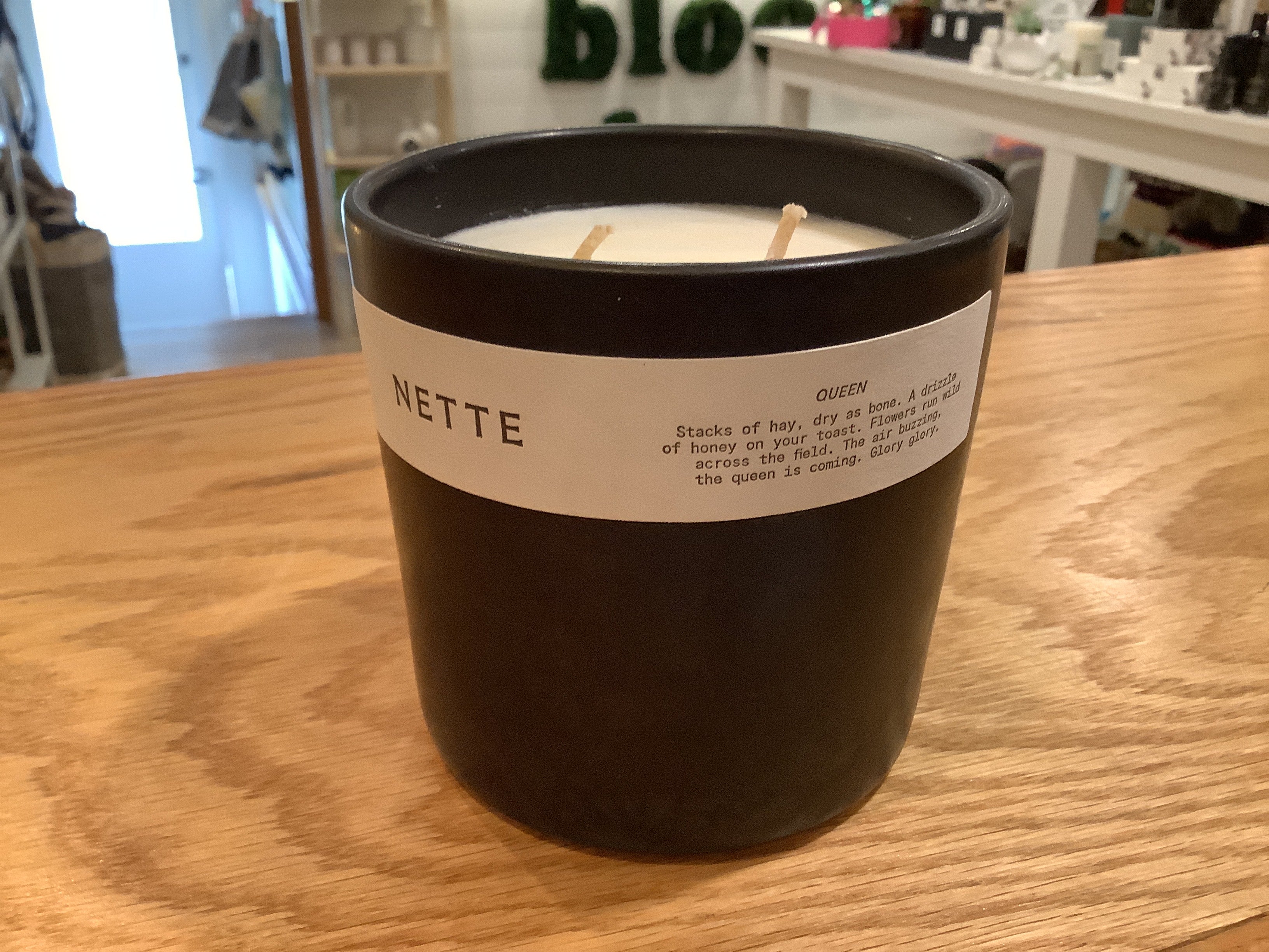 Nette Candle Queen