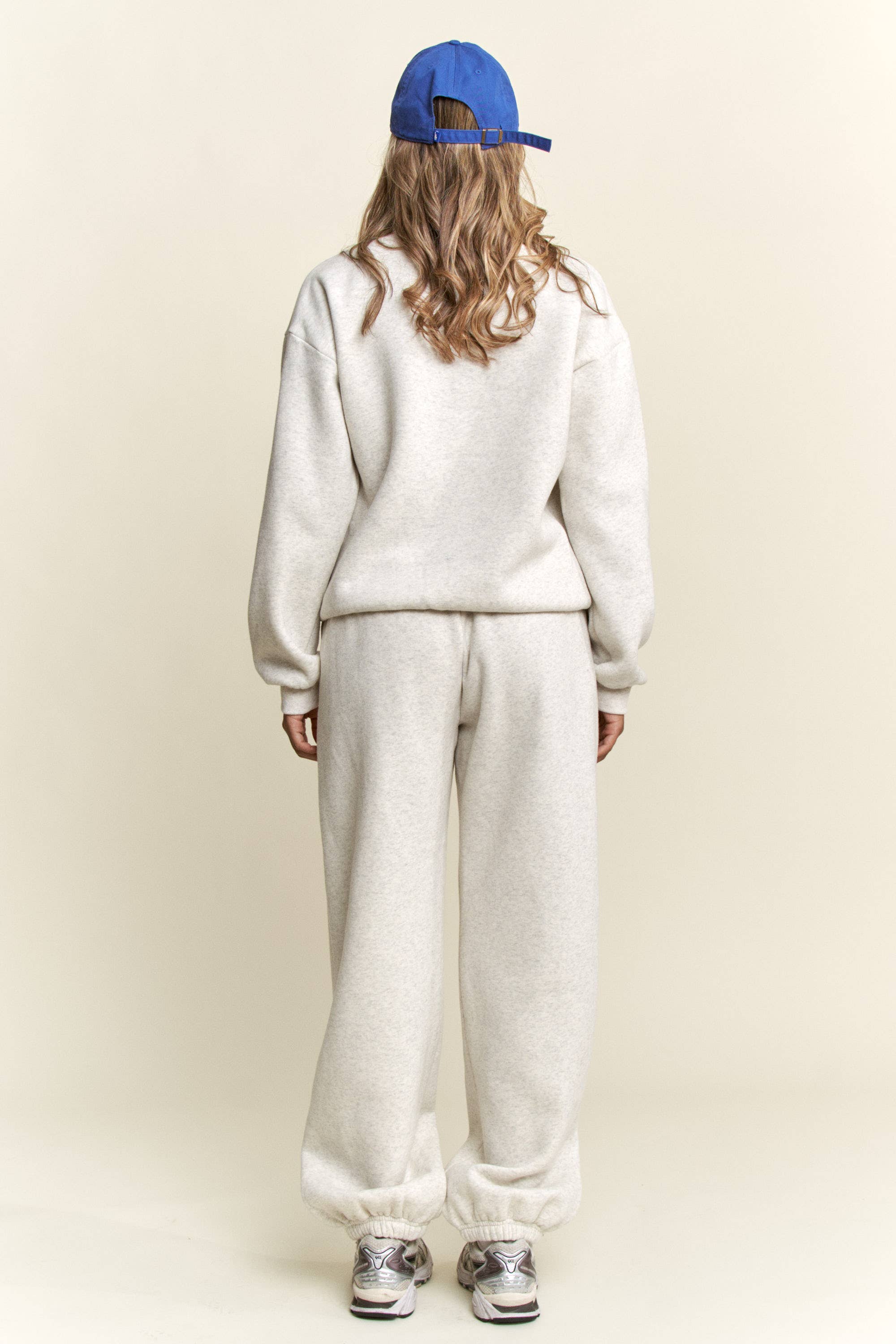 KT53077C - USA APPLIQUE DETAILED LONG SLEEVE SWEATSHIRYS