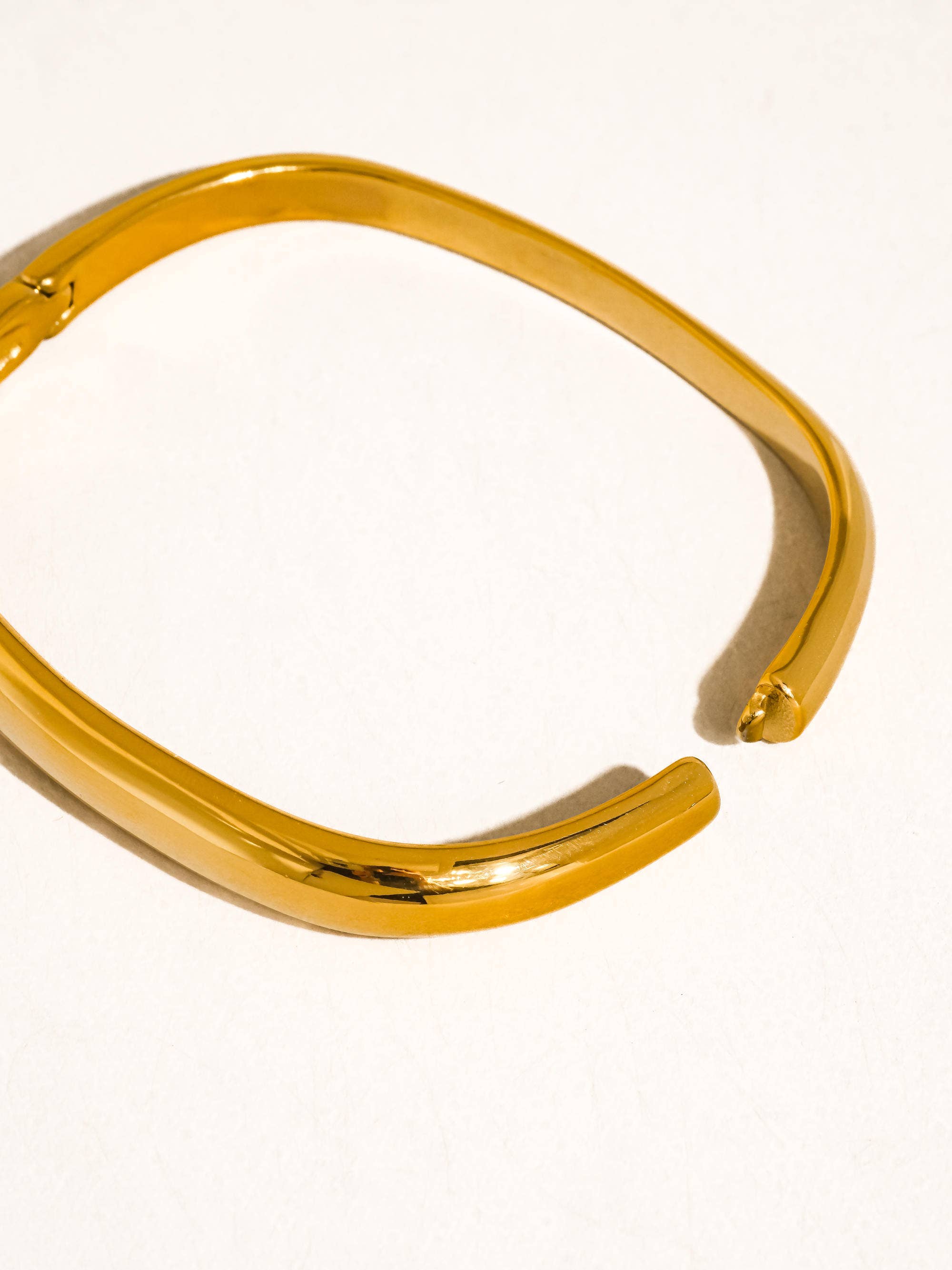 Renzi 18K Gold Non-Tarnish Classic Bangle