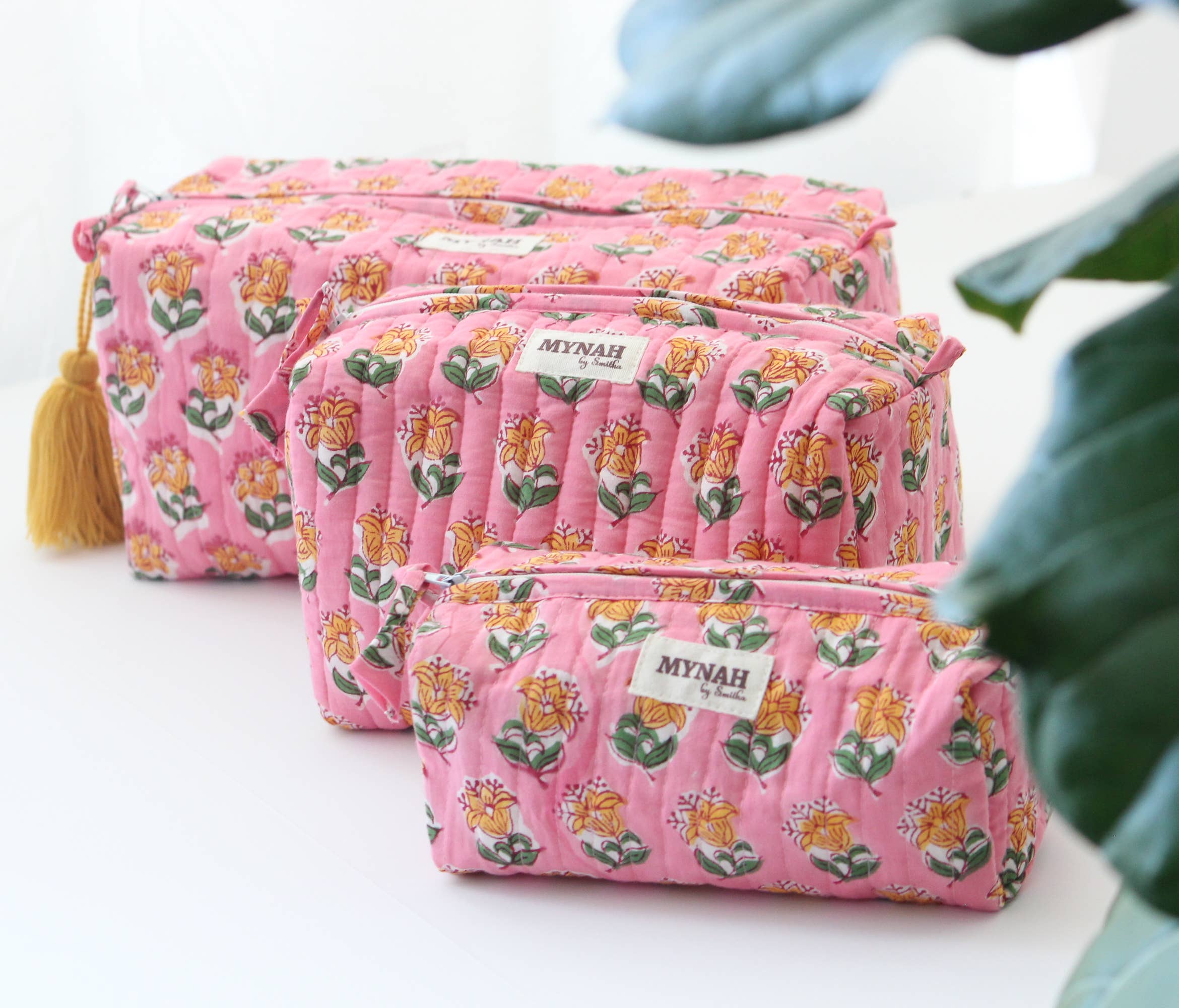 Cosmetic bag-Bubblegum motif print travel/make up/organizer/bag-Set of 3