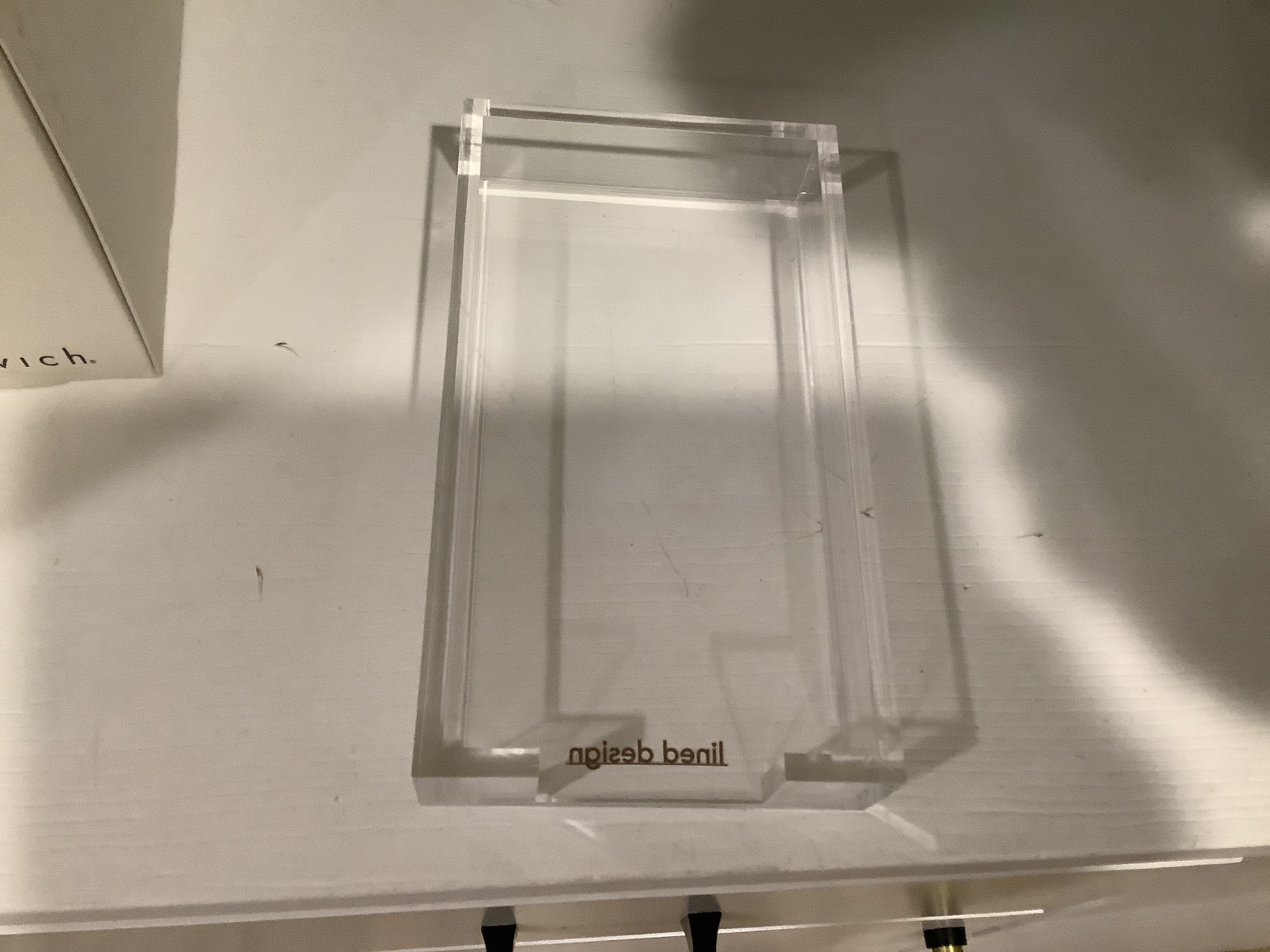 Lucite napkin holder-Lined design