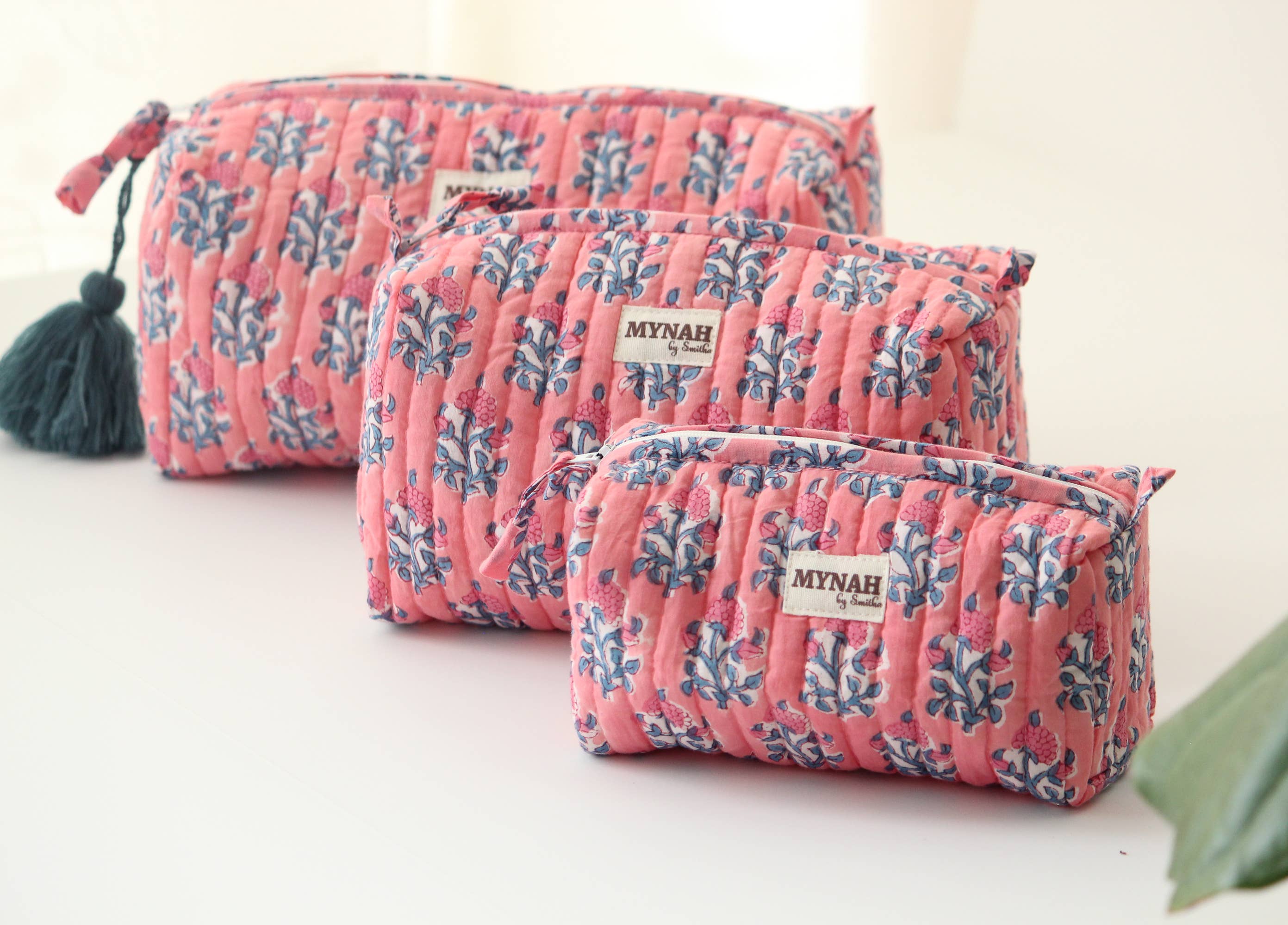 Cosmetic bag-pink print travel/make up storage/organizer-Set of 3