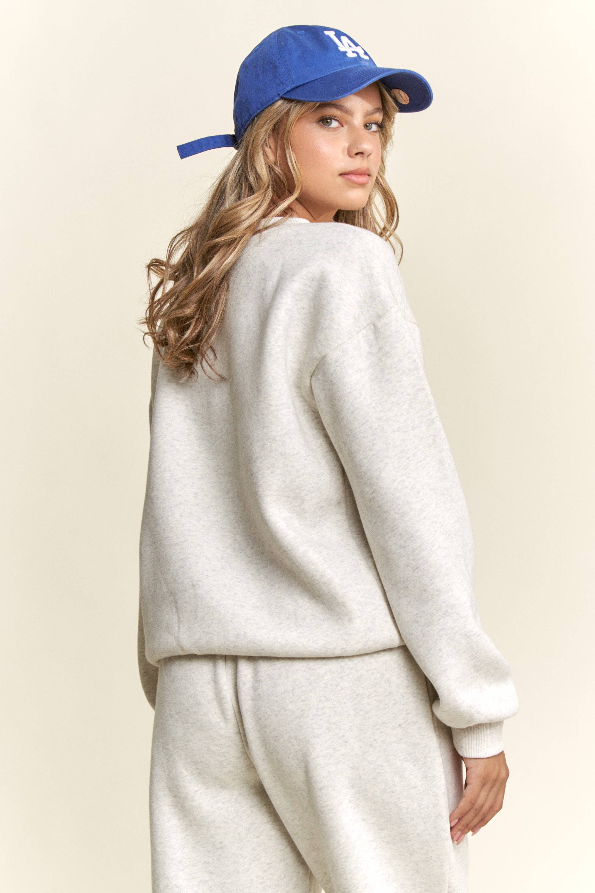 KT53077C - USA APPLIQUE DETAILED LONG SLEEVE SWEATSHIRYS